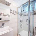 Appartamento La Sirene-5 By Interhome